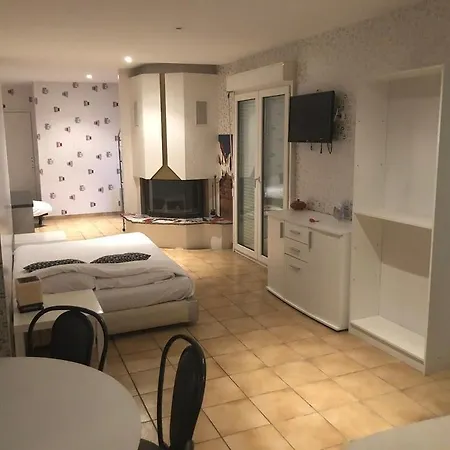 Casa de Férias Domaine De La Palle Pontgibaud