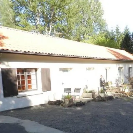 Domaine De La Palle Casa de Férias *