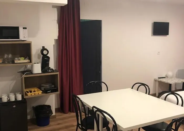 Domaine De La Palle Hébergement de vacances *